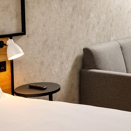 ホテル Ibis London Heathrow Terminal 5 ヒースロー エクステリア 写真