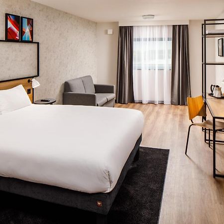 ホテル Ibis London Heathrow Terminal 5 ヒースロー エクステリア 写真