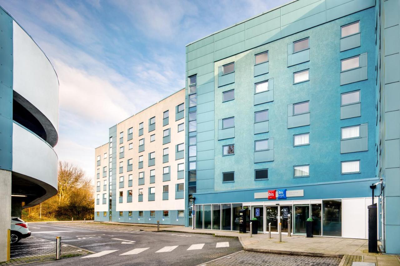 ホテル Ibis London Heathrow Terminal 5 ヒースロー エクステリア 写真