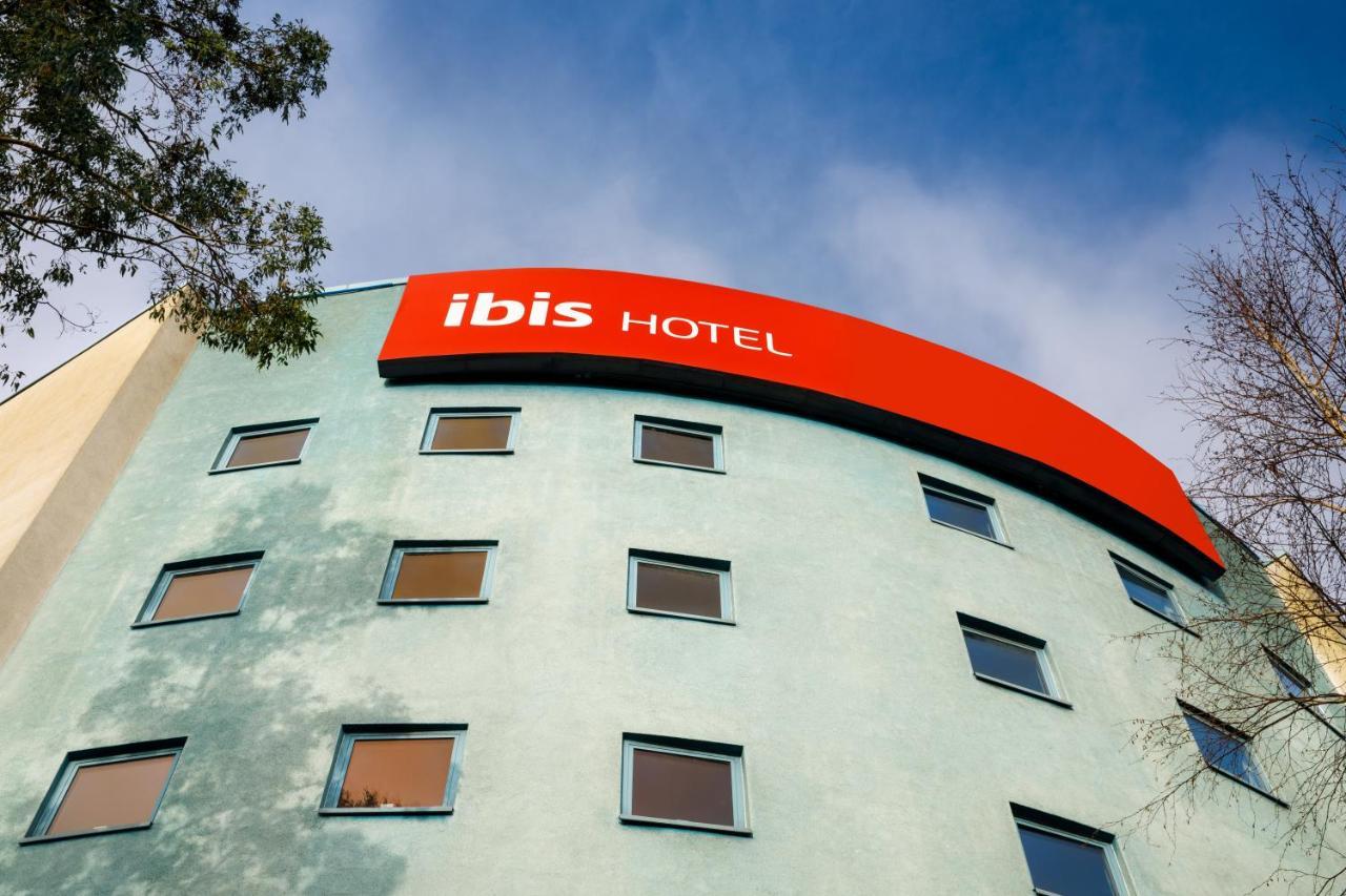 ホテル Ibis London Heathrow Terminal 5 ヒースロー エクステリア 写真
