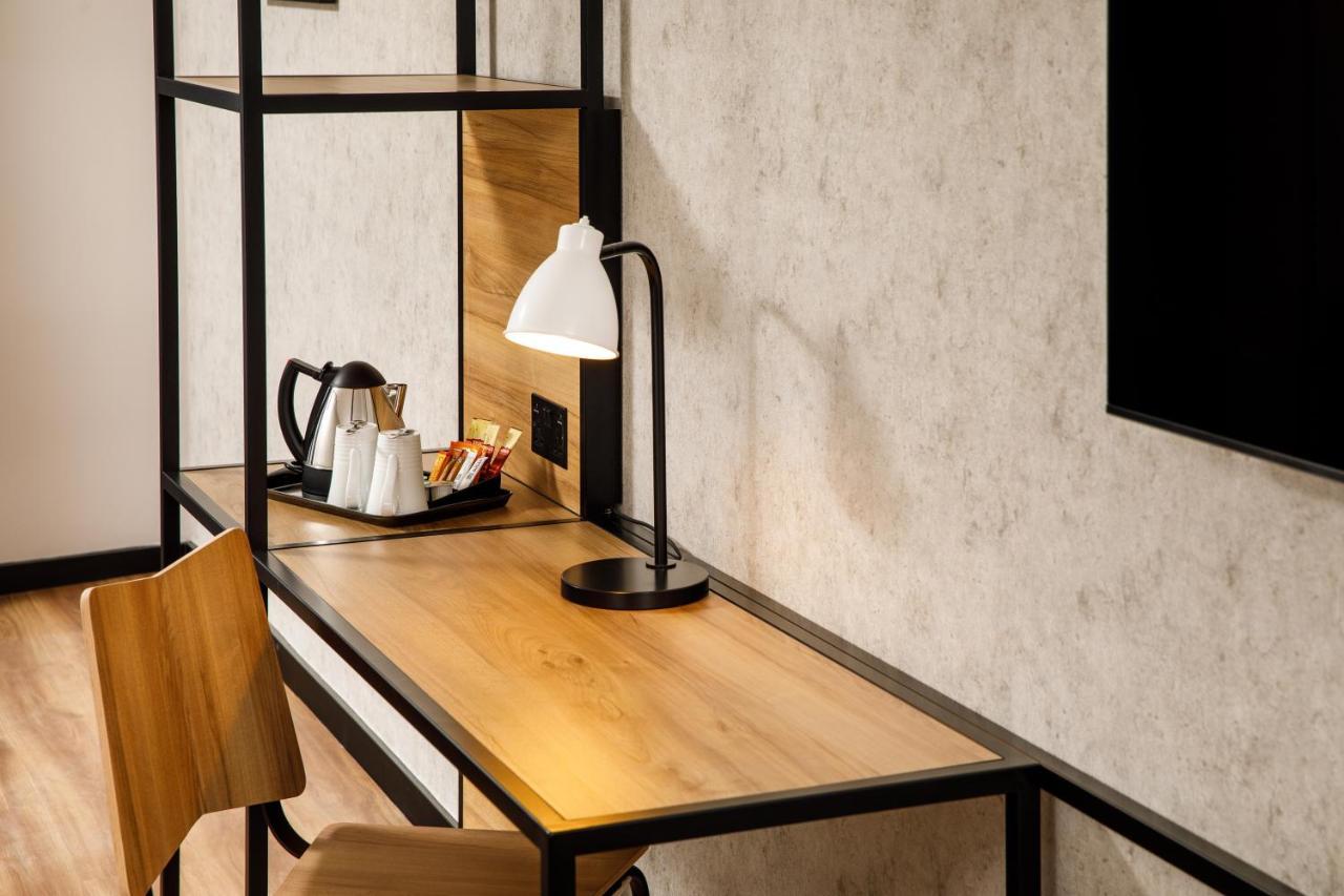 ホテル Ibis London Heathrow Terminal 5 ヒースロー エクステリア 写真