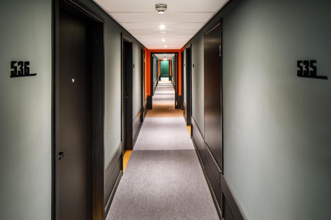 ホテル Ibis London Heathrow Terminal 5 ヒースロー エクステリア 写真