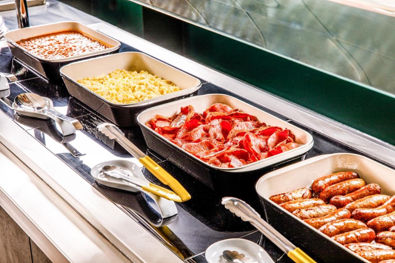 ホテル Ibis London Heathrow Terminal 5 ヒースロー エクステリア 写真
